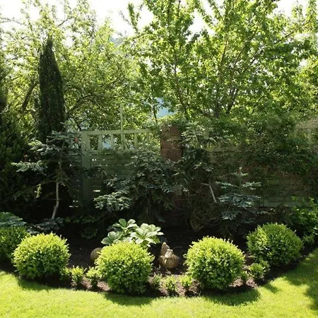 Florena Garden Guest house